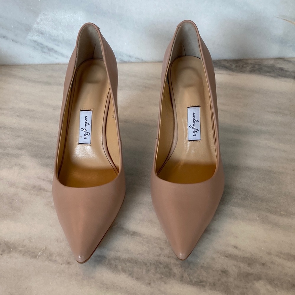 Air Daughters Pointed Toe Pumps - Size 8